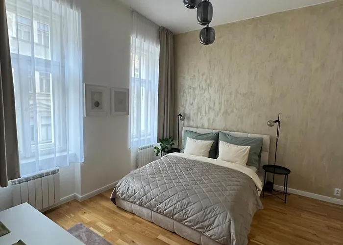 Apartament With Free Garage Parking *