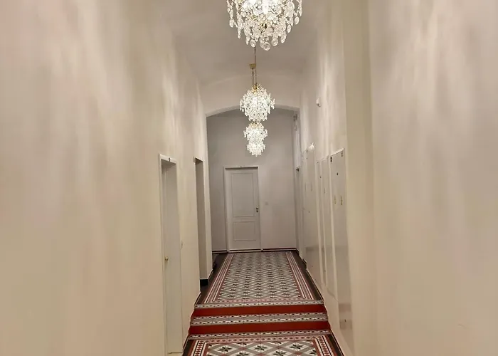 Apartament With Free Garage Parking *