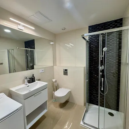 Apartment With Free Garage Parking Prague