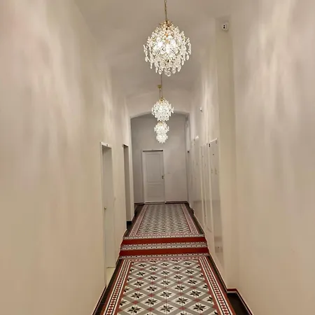 Apartman With Free Garage Parking *