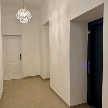 Apartmán With Free Garage Parking